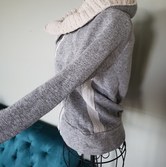 Dolan front assemtrical zip grey soft sweater sz XS - Picture 3 of 7